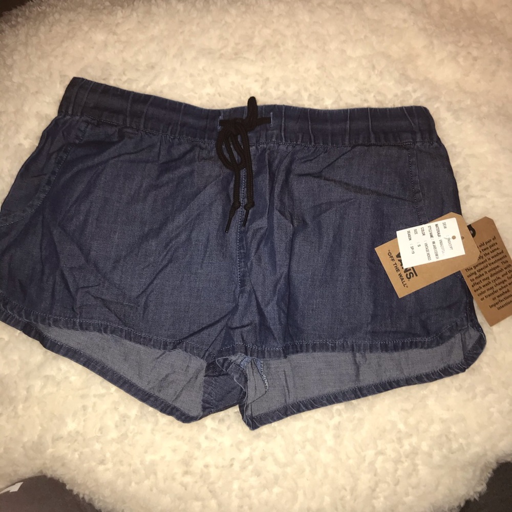 NWT flow shorts